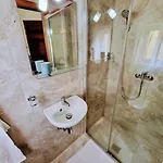 Comfort And Tranquility Close To The Апартаменты Марсаскала